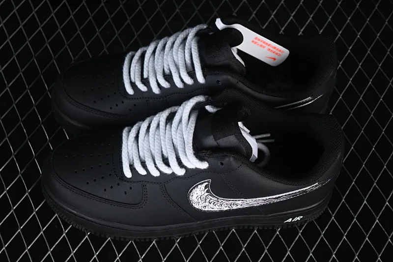 All categories Nk Air Force 1 Air Force series Nk Air Force 1 Low Air Force low top Nike Air Force 1'07 Low Two-dimensional theme Black pattern hook Air Force 1 low-top casual sneakers ZH0316-123